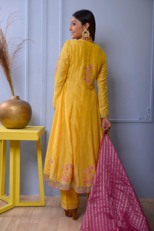 Mustered Yellow Foil Print Cotton Silk Kurta With Hand Embroidered