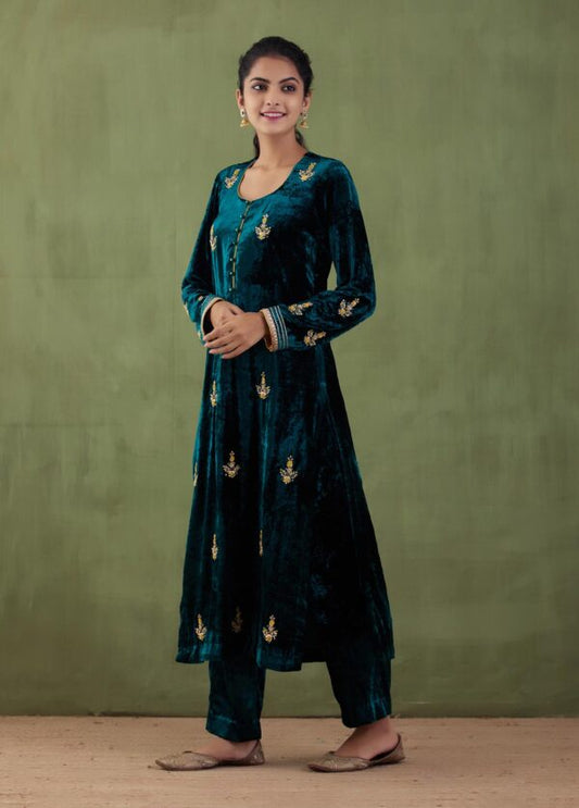 Sunehri Embroidered- Velvet Straight Zardosi Work Kurta and Plane Pant