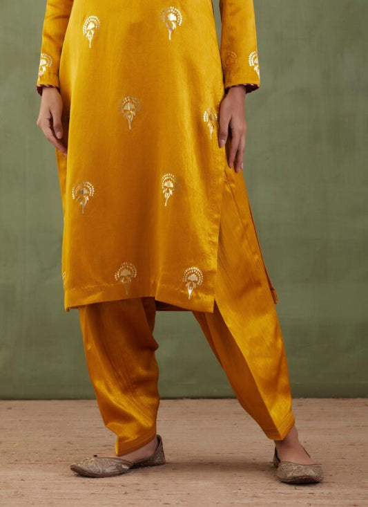 Sunehri Foil-Foil Printed Mashru Straight Kurta and Salwar