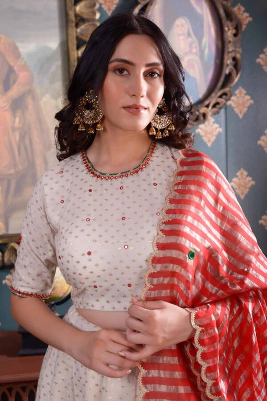 Jashan Ivory Banarasi Butty Chandary Lehenga Se
