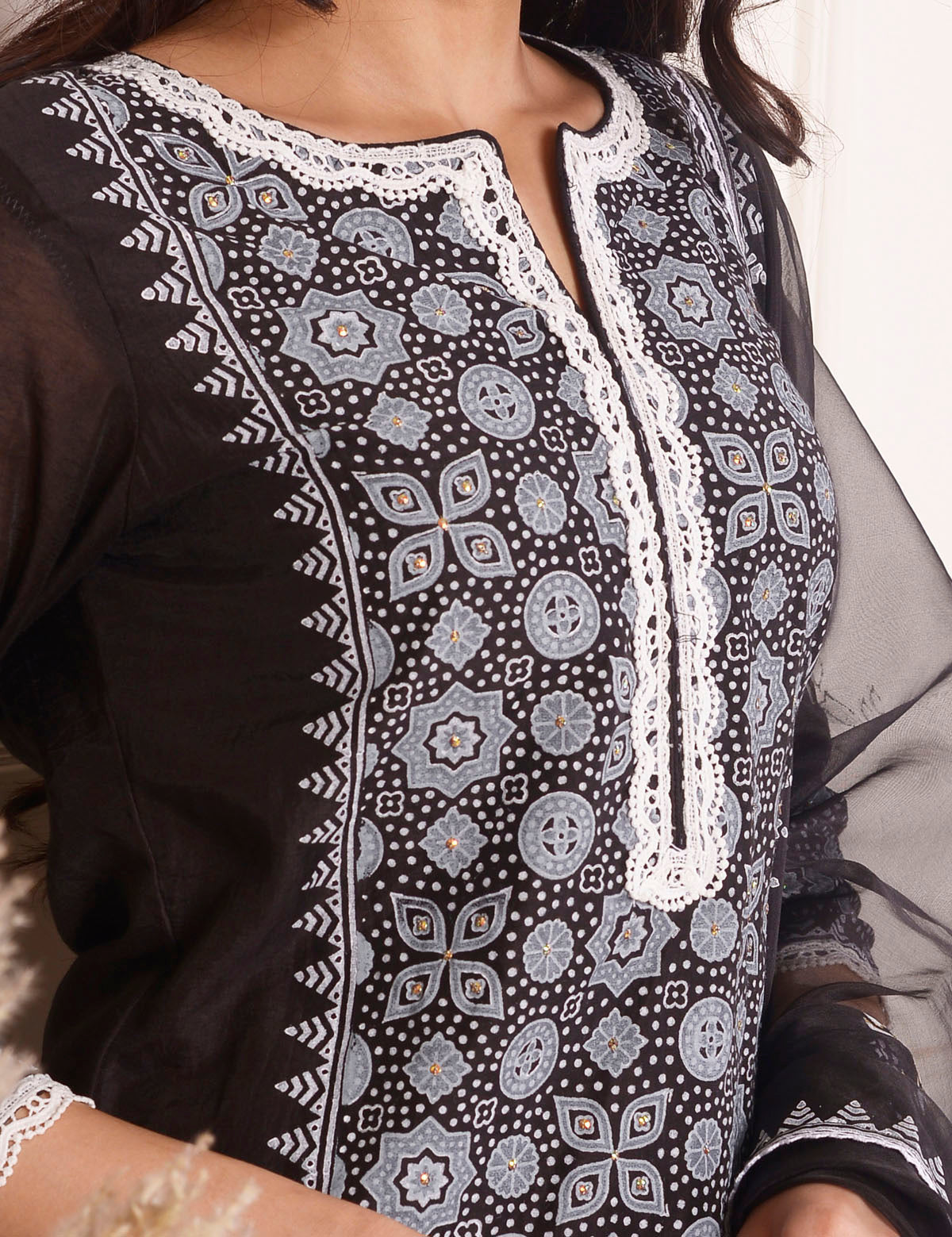 Rimjhim Black With White Lace Work And Foil Block Print Straight Kurta With Plazzo And Dupatta