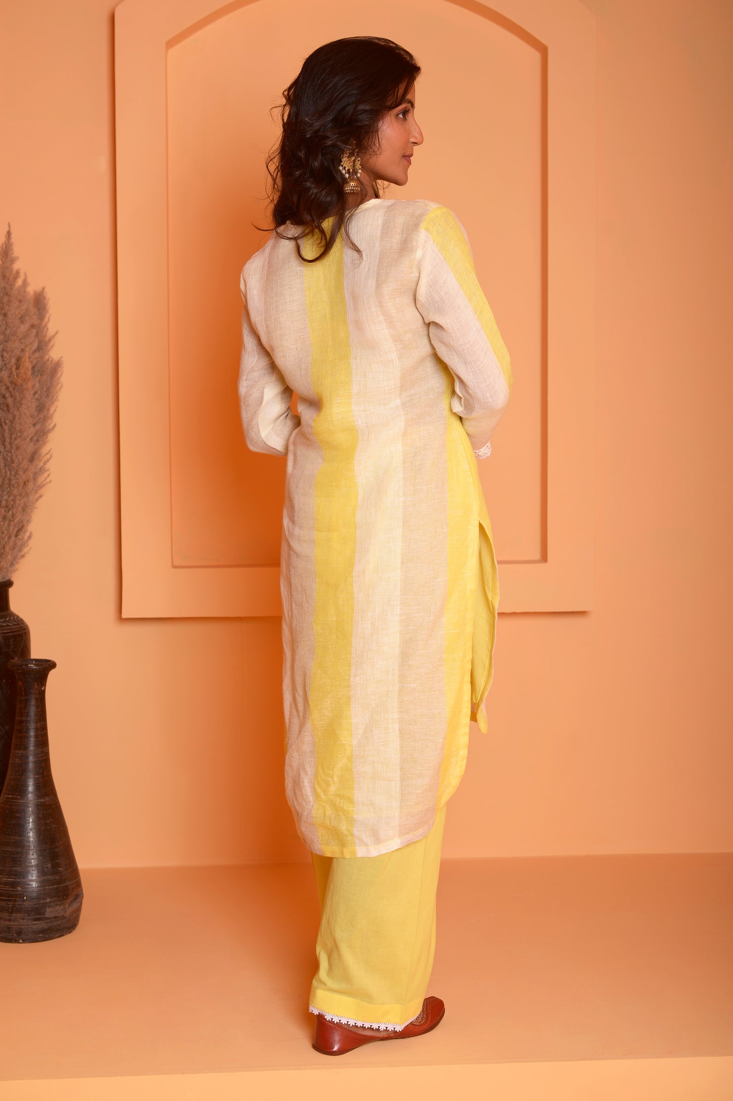 RIMJHIM LINEN CORSET DORI EMBROIDERY KURTA WITH PANT SET OF 2