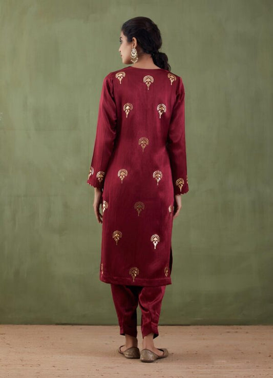 Sunehri Foil-Foil Printed Mashru Straight Kurta Set With Velvet Shawl